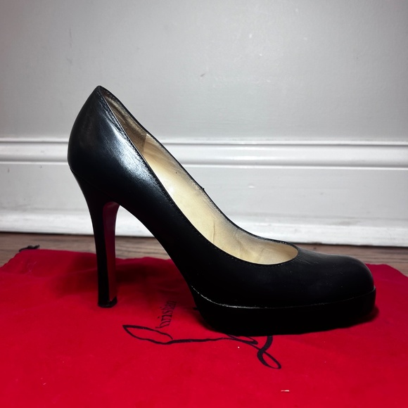 Christian Louboutin Round Toe - Picture 8 of 11